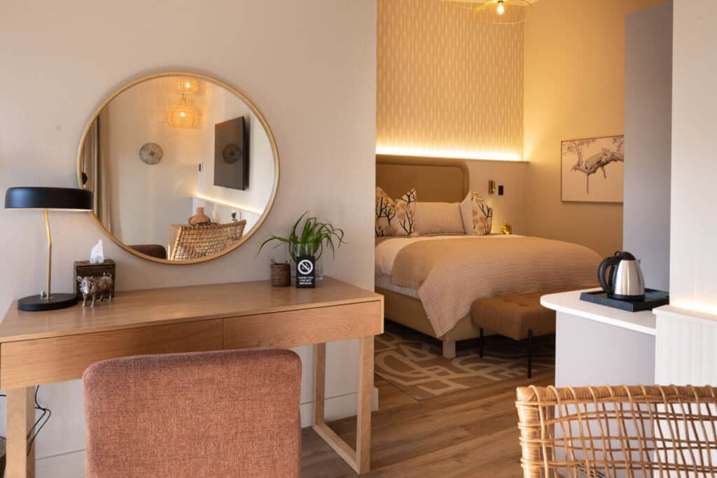 Accommodation Header