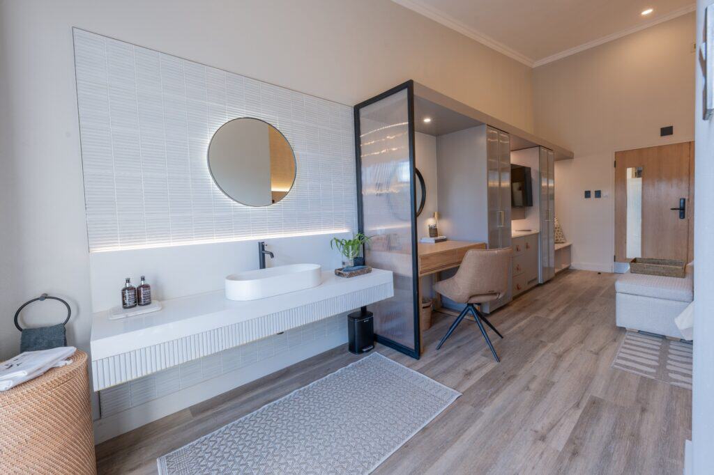Private Room - Desk Area