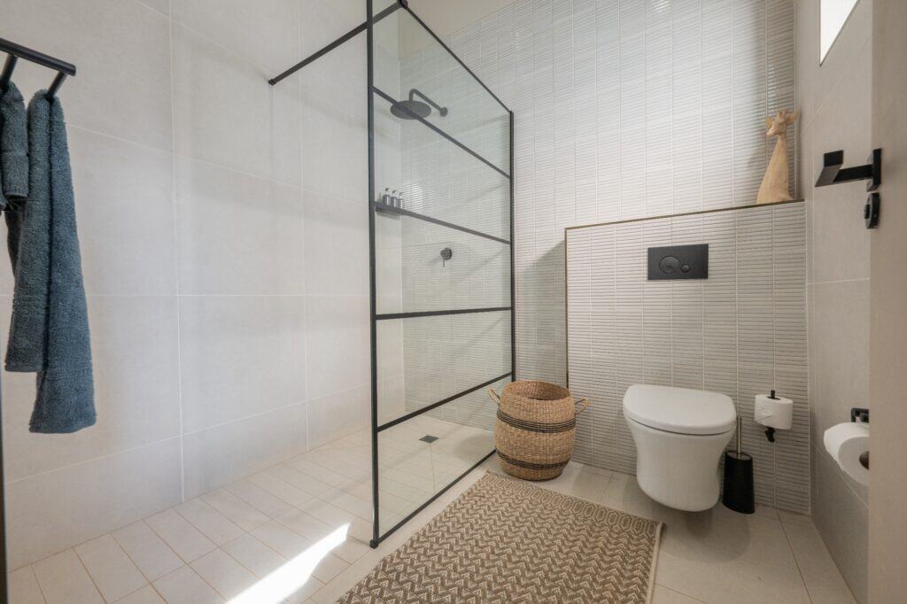 Private Room - Open Shower