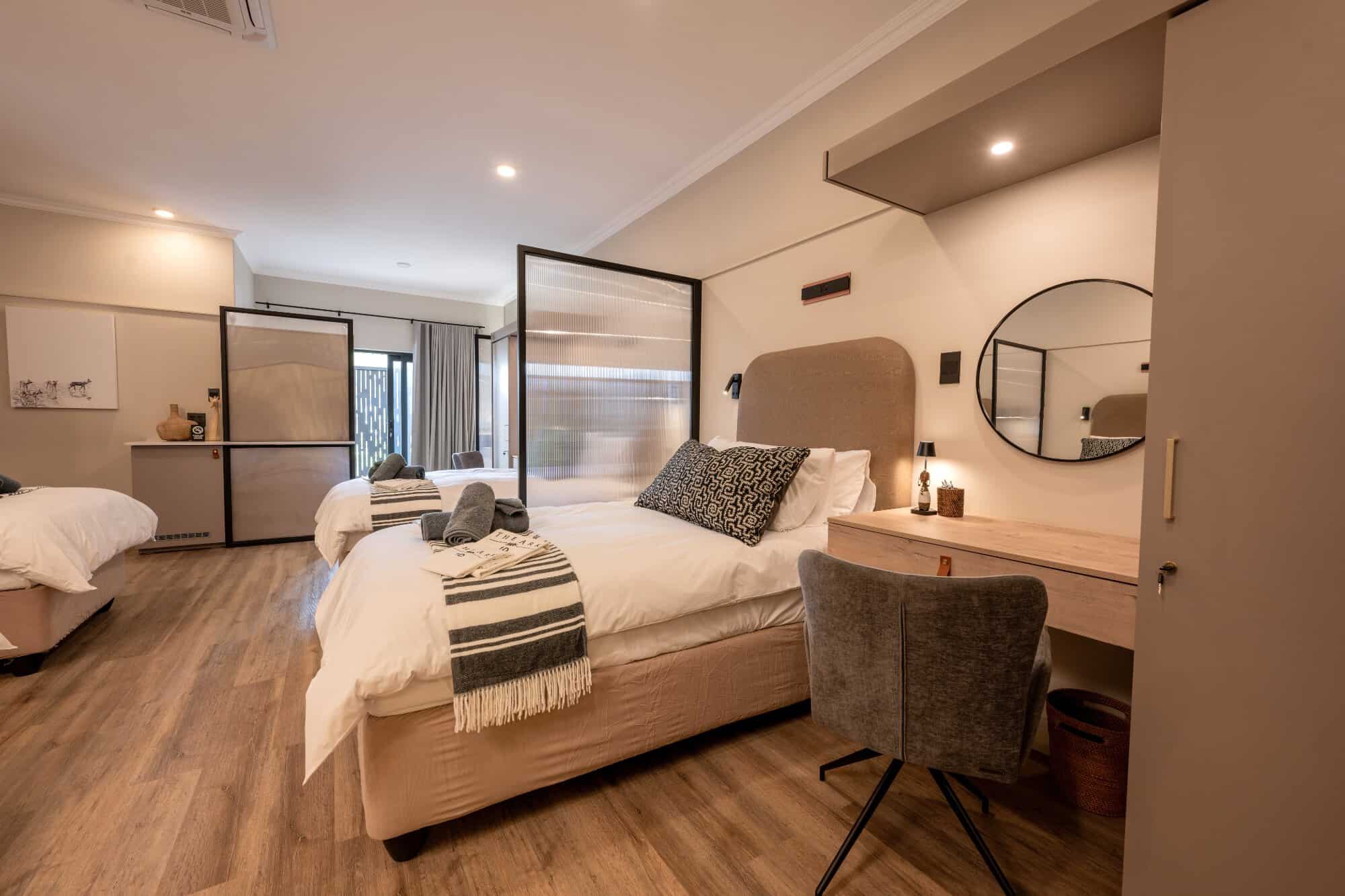 Quadruple Room - 2 beds in focus (1)