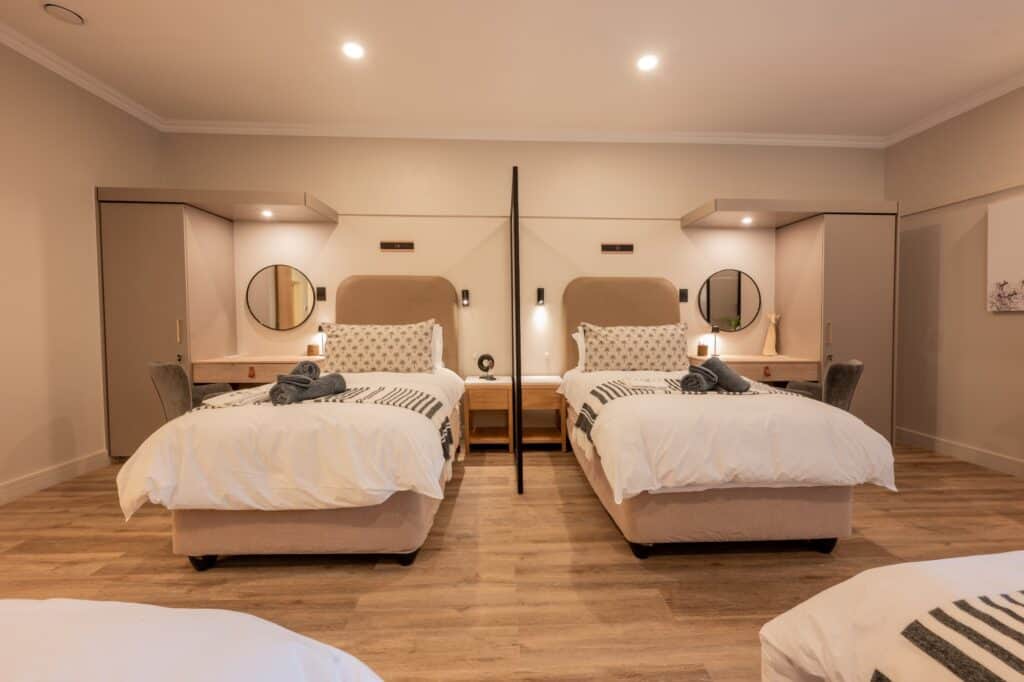 Quadruple Room - 2 beds in focus (2)