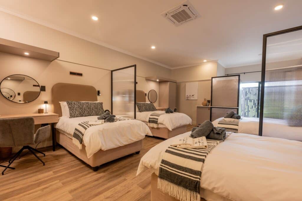 Quadruple Room - All beds in focus